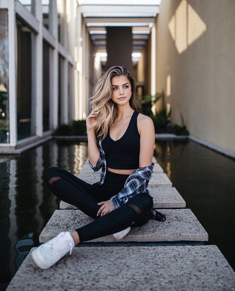 SweetButSassyRP's tweet photo. Friday Vibes ❤️ https://t.co/GjUMoUoxyX
