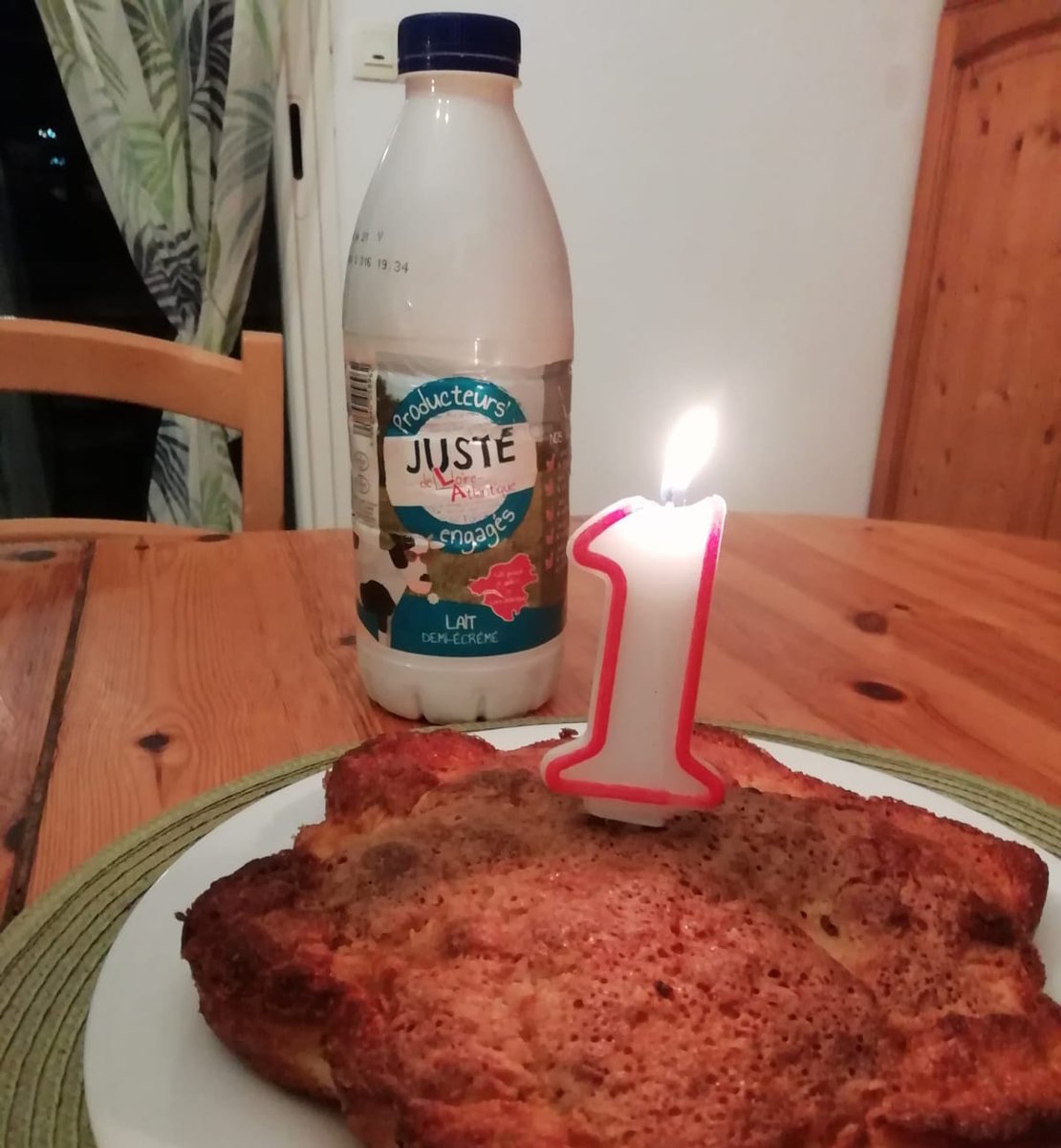 JusteDeLA's tweet photo. Joyeux anniversaire 🎉

Ça y est... 1️⃣ an déjà que la marque #Juste de Loire-Atlantique a été lancée et que nos bouteilles de #lait remplissent les rayons et vos placards !

#BRAVO aux agris ambassadeurs #JusteDeLA qui se donnent à fond pour vous faire découvrir leur bon produit https://t.co/gvn6YsYMPj