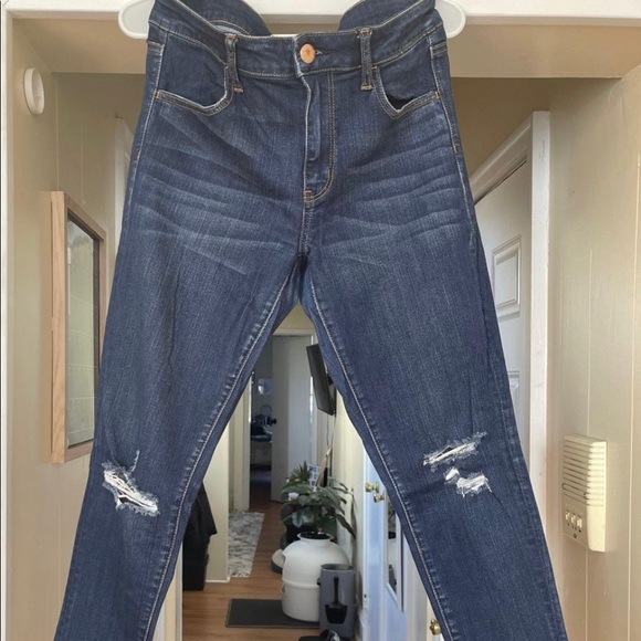 TJsHeart89's tweet photo. So good I had to share! Check out all the items I'm loving on @Poshmarkapp from @tracey90520668 #poshmark #fashion #style #shopmycloset #americaneagleoutfitters #stevemadden #ninewest: https://t.co/wJIRsBqtwv https://t.co/O1zlhAgrCi