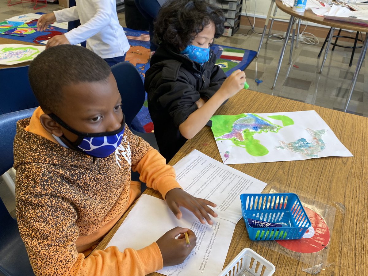 CHES_TAG's tweet photo. Students are learning about Koi Fish from their ICAL Japanese Study! What a fun Arts Integration activity! Great job Mrs. Rushing! #chesRushingICAL #CHESICAL @capitolheightse @PGCPSTAG https://t.co/q0TYbxImdF