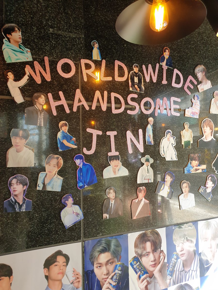Florida__bay's tweet photo. Cafe Black Drum 💜 Jin Day

서울 용산구 한강대로10길 11-21 1층 블랙드럼

#석진아_생일축하해
#HAPPYJINDAY #JIN #BTSJIN
#сднемрожденияджин https://t.co/C7BlX4L4p6