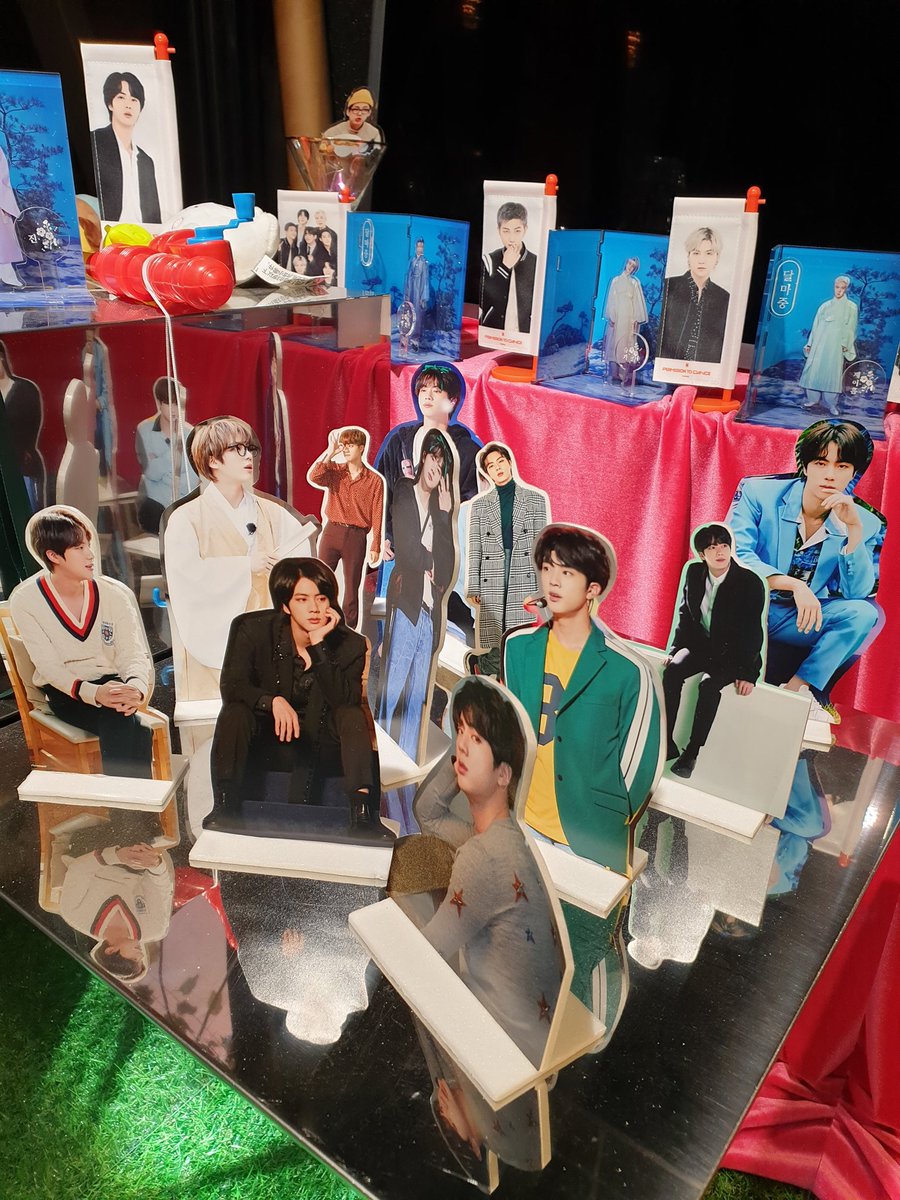 Florida__bay's tweet photo. Cafe Black Drum 💜 Jin Day

서울 용산구 한강대로10길 11-21 1층 블랙드럼

#석진아_생일축하해
#HAPPYJINDAY #JIN #BTSJIN
#сднемрожденияджин https://t.co/C7BlX4L4p6