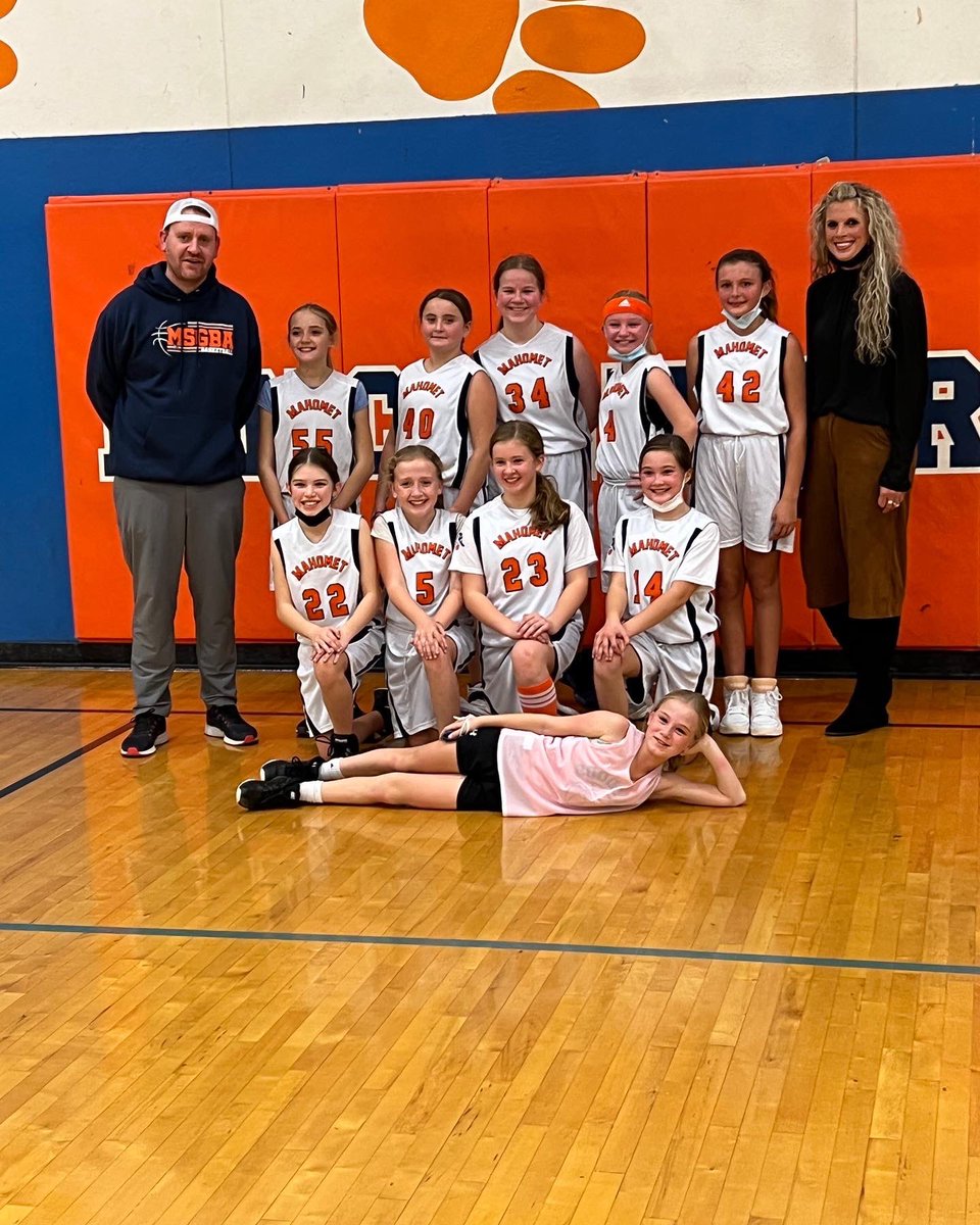 CoachMRobinson's tweet photo. Thatβs a wrap! I gave them a few goals for the season: 1. Get better each practice and each half β
2. Fall in Love with the game of basketball β
3. Encourage one another, have each otherβs backβ
4. Get better for the future and not worry about todays scoreboard #futurevarsityβΉπ½ββοΈ https://t.co/vdeD5f9xBt