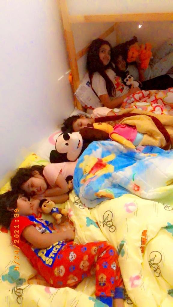 notfaiza's tweet photo. Good times 🎀💞🍡 https://t.co/RgQrAwLy7D