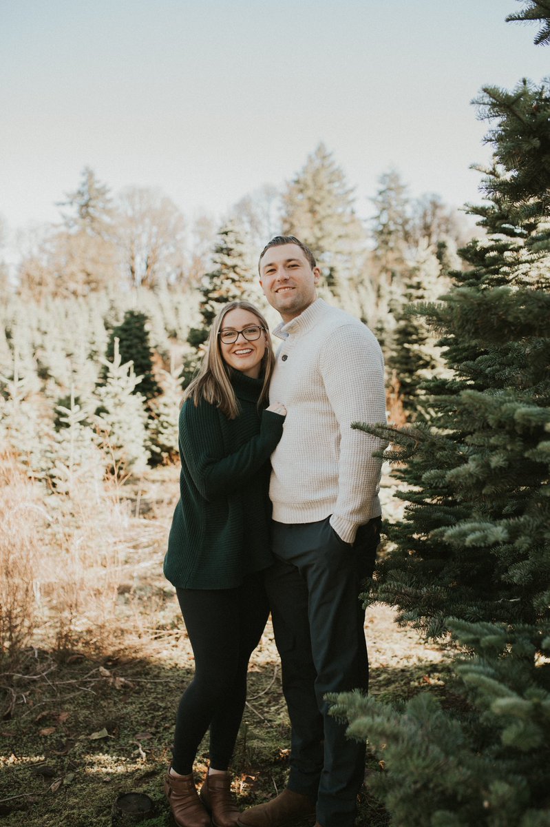 rmw918's tweet photo. Can’t believe WE’RE GOING TO BE PARENTS #June2022 https://t.co/JnKU2TGsL4