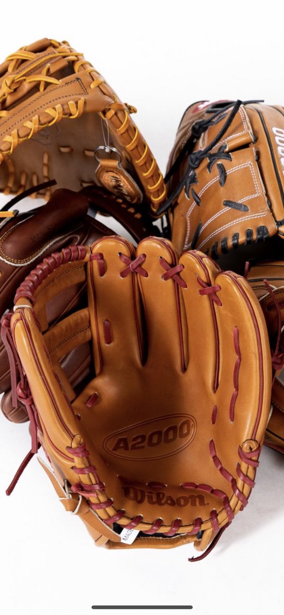 That maroon stitching!!!👀❤️👀❤️