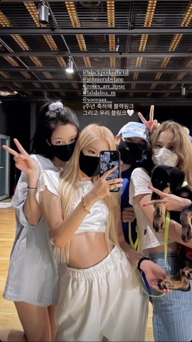Lifrven's tweet photo. No importan sus tweets,eso no cambia el gran impacto que tienen.
#blackpinkdiamond
#blackpinkbestgg
#BLACKPINK 
#lisaunicabestdancer
#lisapretty
#jisoopretty
#rosépretty
#jenniepretty
#jennieperfect
#jisooperfect
#roséperfect
#Lisaperfect
#blackpinkpavedtheirownway https://t.co/qjCWK1LT7j