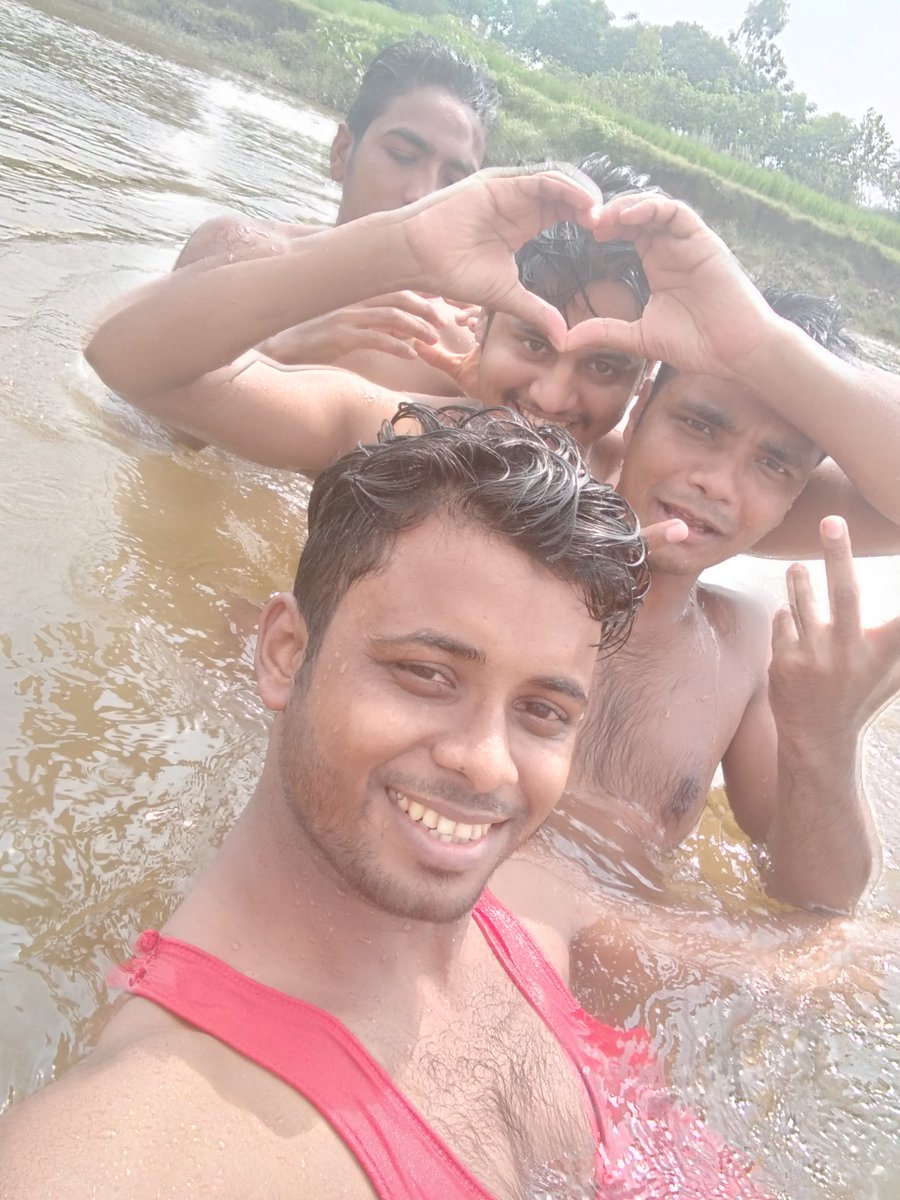 MdSumon52111530's tweet photo. We are enjoying our touring time
#travelling
#sweeming https://t.co/tdwQdhrlQZ