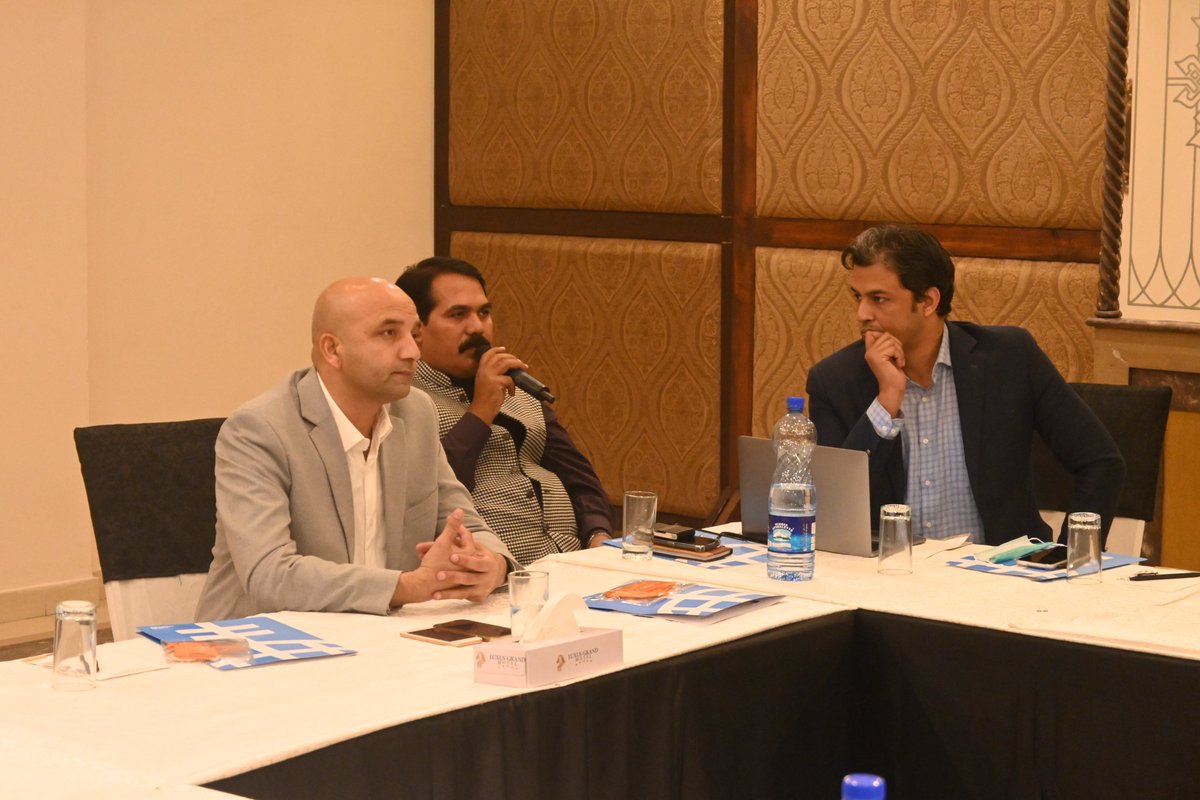 unwomen_pak's tweet photo. #Highlights 
Building on a series of consultations to promote social cohesion, UN Women 🇵🇰  brought together members of civil society &amp; activists to map out recommendations to inform policies &amp; understand different regional perspectives on social cohesion from a gender lens. https://t.co/EPTGEyYGI7