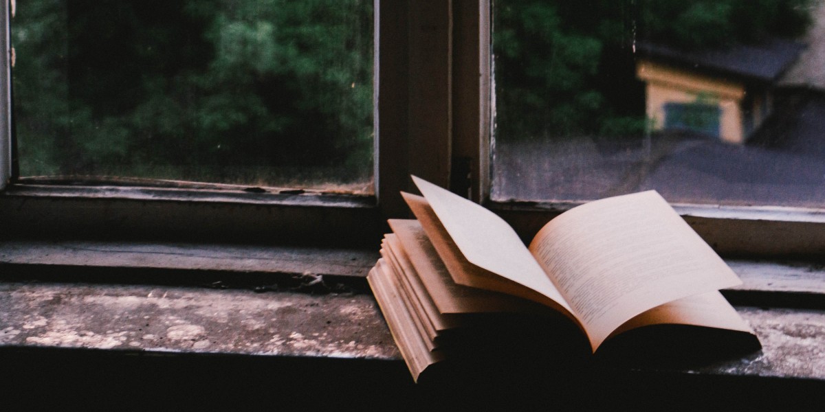 Angus & Robertson tweet media