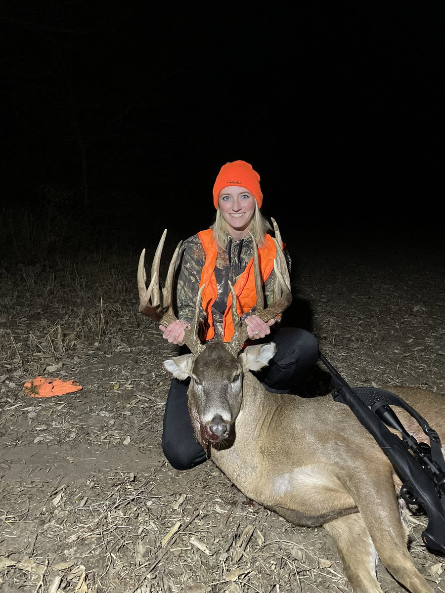 bdew22's tweet photo. My wife today 👀👀👀

#kansas #deerhunting #MonsterHunter https://t.co/Debk0oOF7l