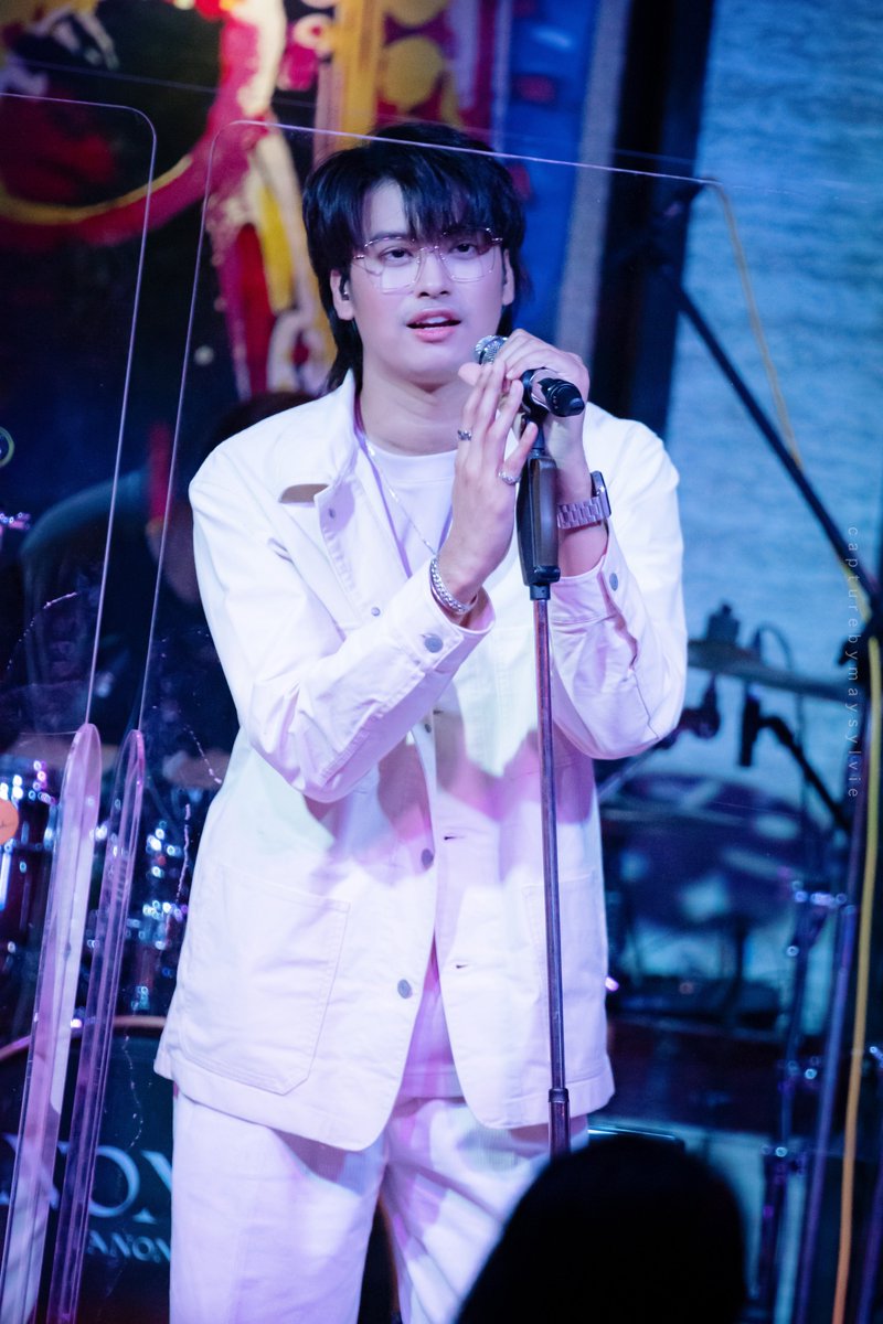 maysylvie's tweet photo. ที่ไหนก็ได้ แค่ที่นั่นมี 
—— นนท์ ธนนท์ ♡

2.12.2021 | HBD music town 
#NONTTANONT https://t.co/CfBRbqd13q