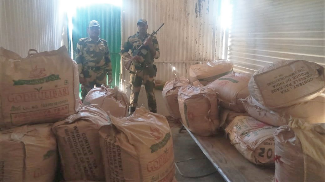 BSF_Meghalaya's tweet photo. #BSFOperations 24x7
With continuous efforts to curb trans #border crimes, alert troops of @BSF_Meghalaya on 02 Nov 2021 seized 1035 Kg #Tea, 15 #Cattle, 2050 Kg #Drypea & other contrabands worth ₹ 7,83,145/- while being smuggled into #Bangladesh from the EKH, WJH, EKH district. https://t.co/HbUBMuHI0v