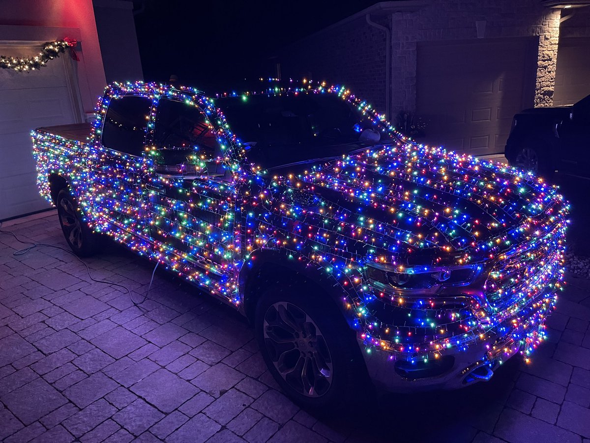 sapperjr's tweet photo. Please spread the word, come out and see us at the @TownOfPelham Christmas Market this Friday or at the the Fonthill and Sobeys Plaza’s every Friday and Saturday night. @CHCHNews @cbchh @AndrewChangCBC @adriearsenault @PhilPerkinsCHCH @RamTrucksCanada https://t.co/c0VMKWlauH