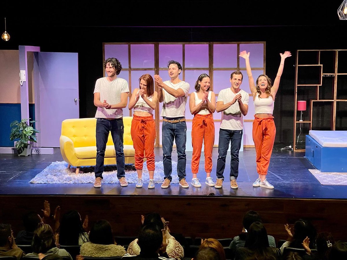 carochavezphoto's tweet photo. Muy tierna, simpática y refrescante comedia romántica. Me encantó. Mucho éxito @pia_watson @rixerax @florencedeblauve @lorenadelcast @enriquemontano1 y Juan Pablo Rocha @TeatroMilan @asidesimplemex #nochedeteatro #cdmx #laciudadquelotienetodo 🎭🇲🇽 https://t.co/wCv5Xi5DY9