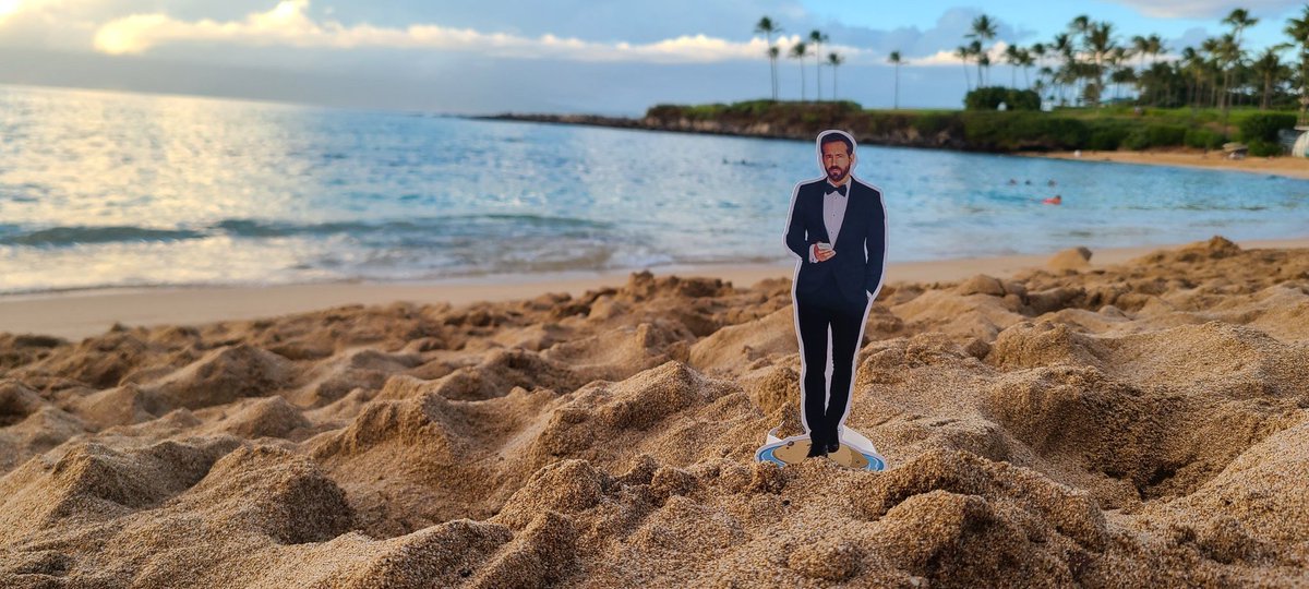 Ryan on an actual island. Lol. <a href="/Mintmobile/">Mint Mobile</a> <a href="/VancityReynolds/">Ryan Reynolds</a>