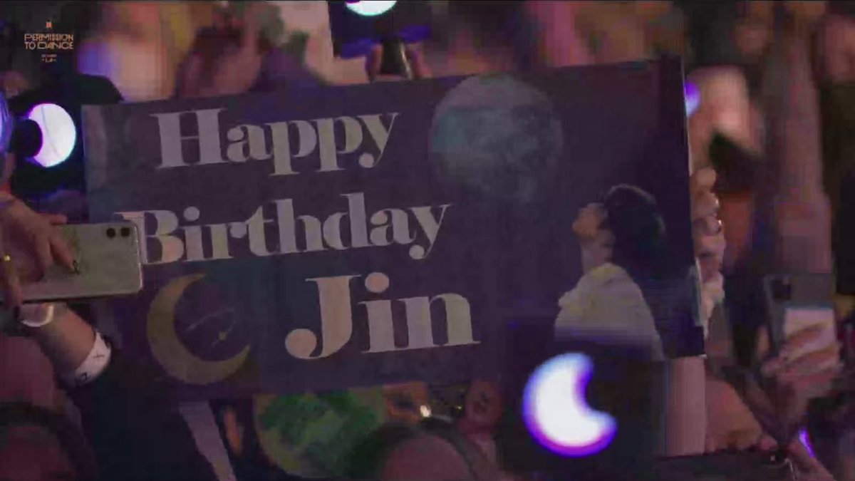 jjkfied's tweet photo. KIM SEOKJIN SAW THE MOON BIRTHDAY PROJECT 😭! ADVANCE HAPPY BIRTHDAY, WE LOVE YOU JIN!

#PTD_ON_STAGE_LA_Day4 https://t.co/I62QlfTzoz