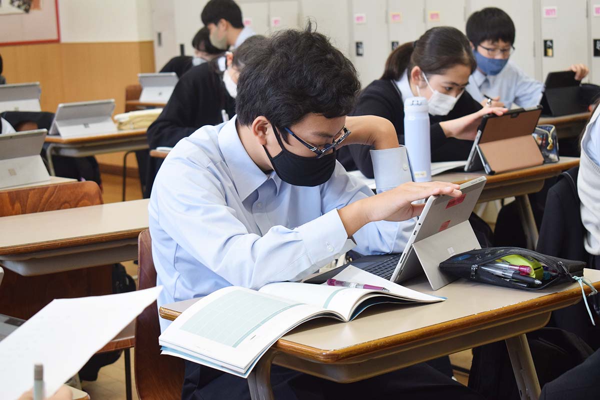 twiceplan's tweet photo. 【授業レポート〜淑徳巣鴨中学校】
取り組みの後半戦に当たる今回の授業では、自分史の“未来編”を制作するための準備として、自分自身の未来の年表を作成し、チームメイトに発表しました。

https://t.co/COwFSoogTY

#淑徳巣鴨中学校 #探究学習 #自分史ワーク #twiceplan https://t.co/jcm1lxVLyj