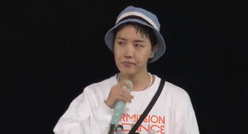 tanniekosmossss's tweet photo. Hoseok is about to cry while he’s saying endorsement though. I’m crying.

#PTD_ON_STAGE_LA_Day4 https://t.co/QjLi3CZNvG