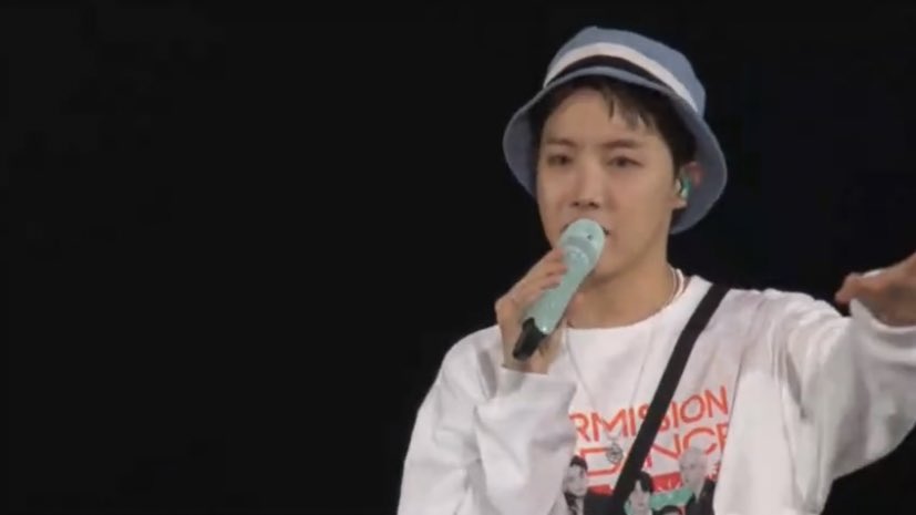 tanniekosmossss's tweet photo. Hoseok is about to cry while he’s saying endorsement though. I’m crying.

#PTD_ON_STAGE_LA_Day4 https://t.co/QjLi3CZNvG