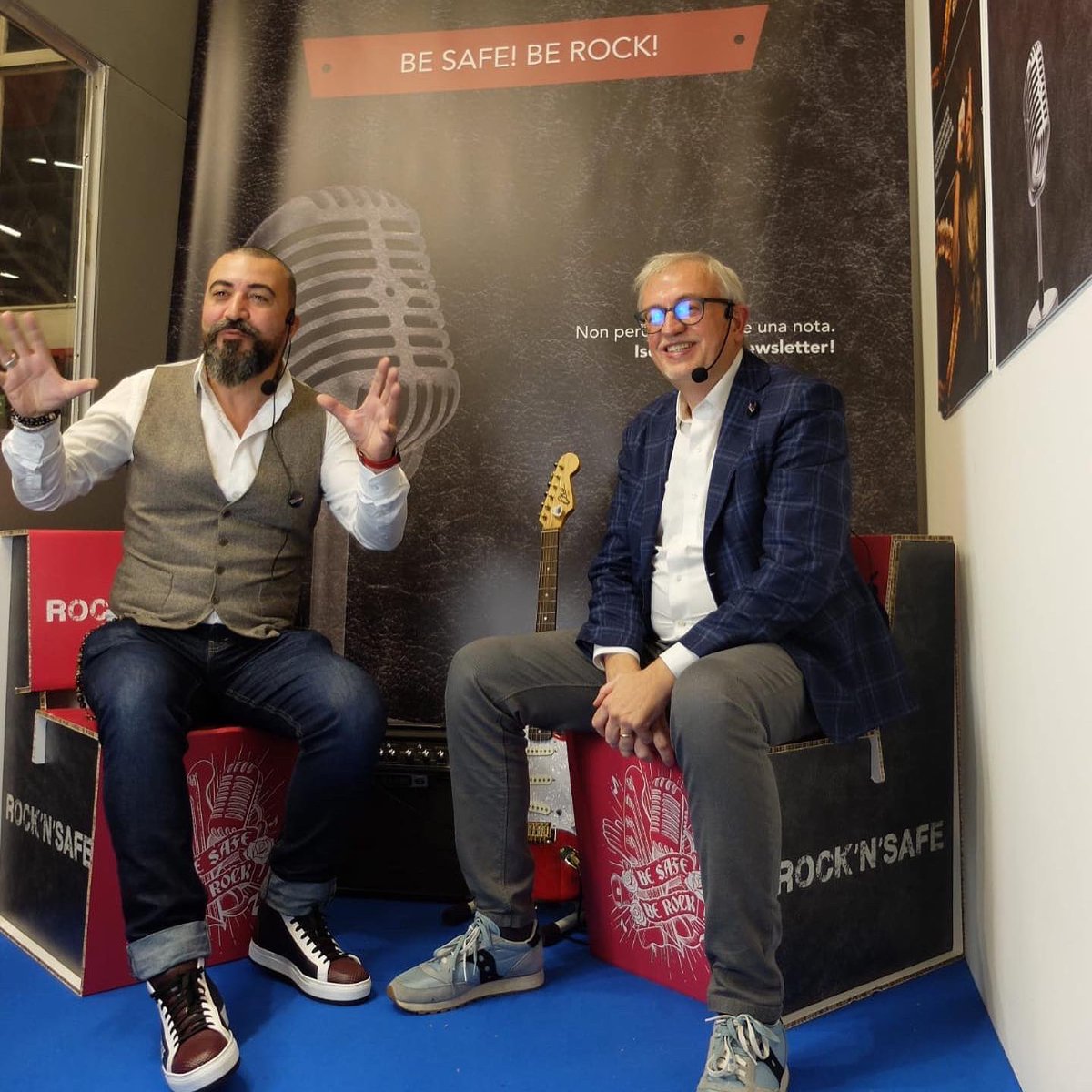 Interviste, #rock, ma soprattutto #sicurezzasullavoro con <a href="/ROCKNSAFE/">ROCK’N’SAFE</a> alla #fiera <a href="/Ambiente_Lavoro/">Ambiente Lavoro</a>. In questa foto è il turno del guru <a href="/effemare/">Francesco Marella</a> #besafeberock
