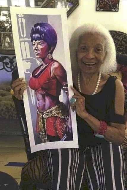 WISHING NICHELLE NICHOLS A VERY HAPPY 88TH BIRTHDAY - Star Trek 