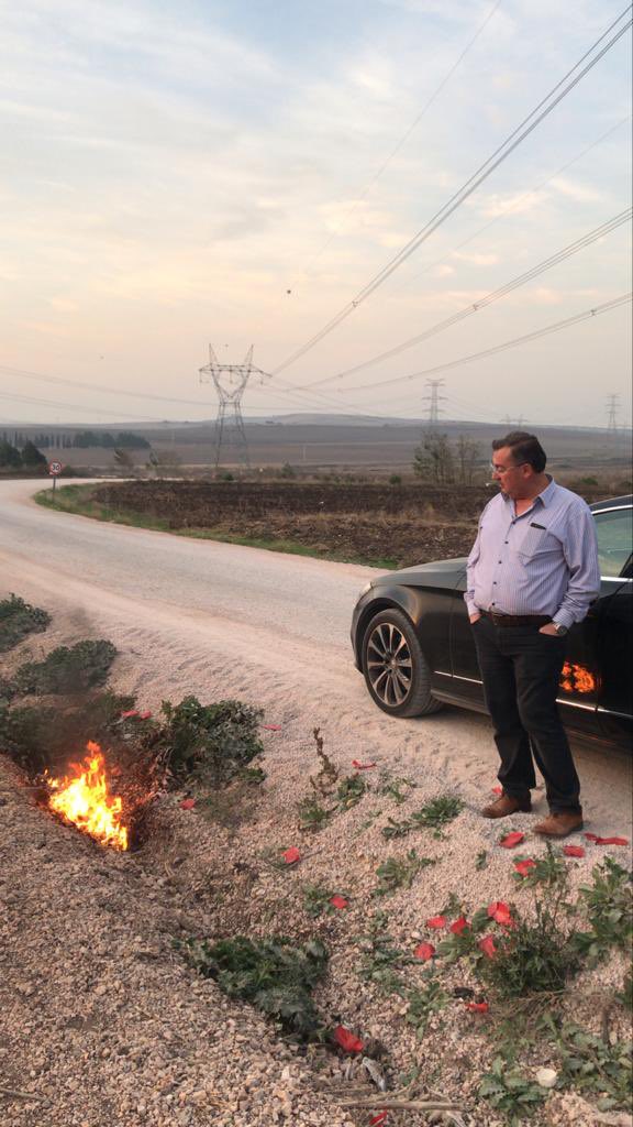 Önceden yaptığım bir işi, yaşadığım problemi,  gördüğün kadar iyileştirici fikirler çözümler üretirdin. Şimdi hep ensemdesin ve ömrüm boyuncada ayrılmayacağını biliyorum.