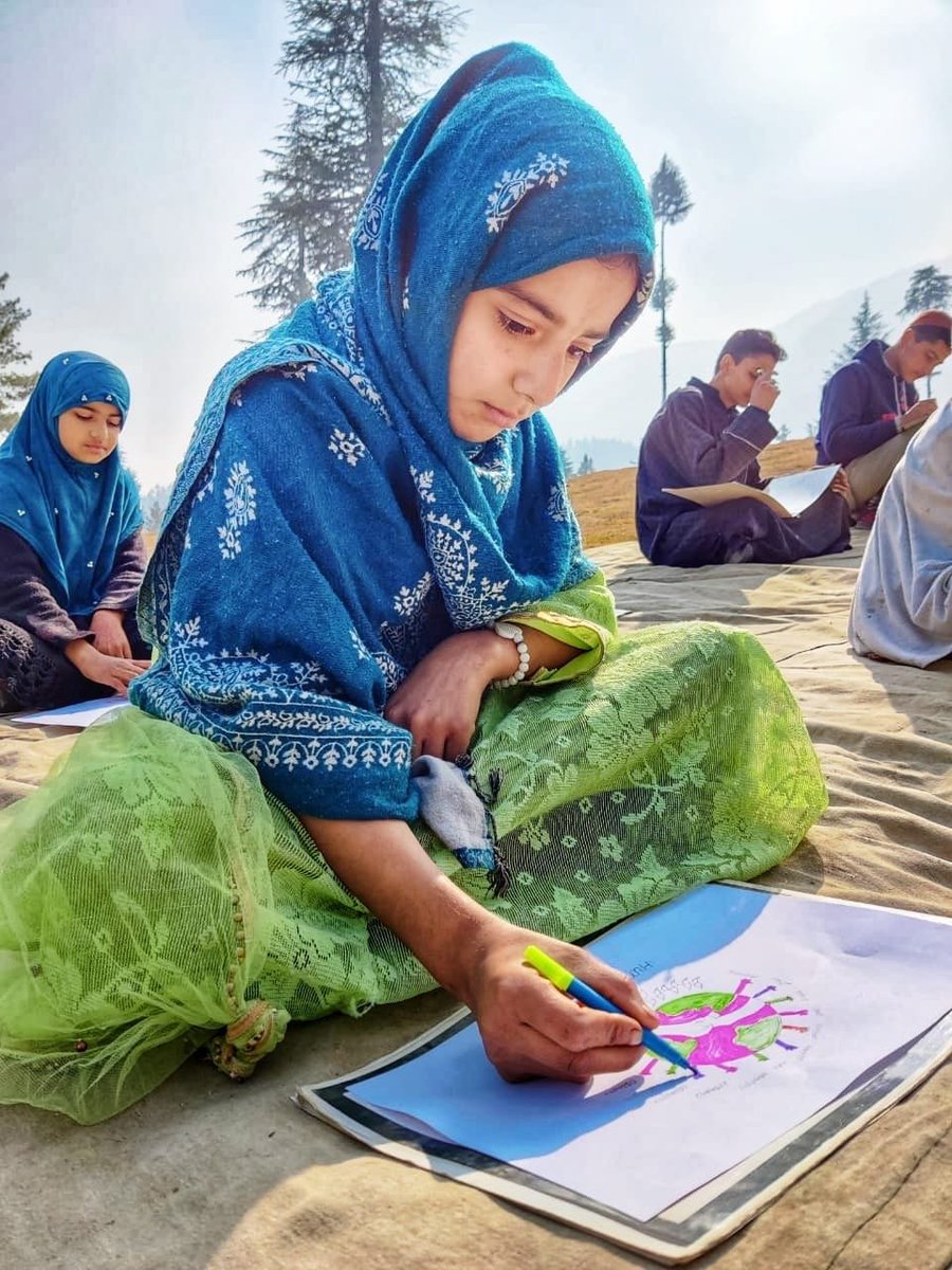 Sara36783581's tweet photo. #IndianArmy organised Drawing Competition in which 32 Kids participated in Doda #IndianArmyPeoplesArmy
#MUFC .#Spotify #justiceforlaura #FLOKI #LICBMediaLoveReveal #Sticker_AlbumOfTheYear #GFvip #MUNARS #TejasswiPrakash #TransAwarenessWeek https://t.co/iWqL8aV0dr