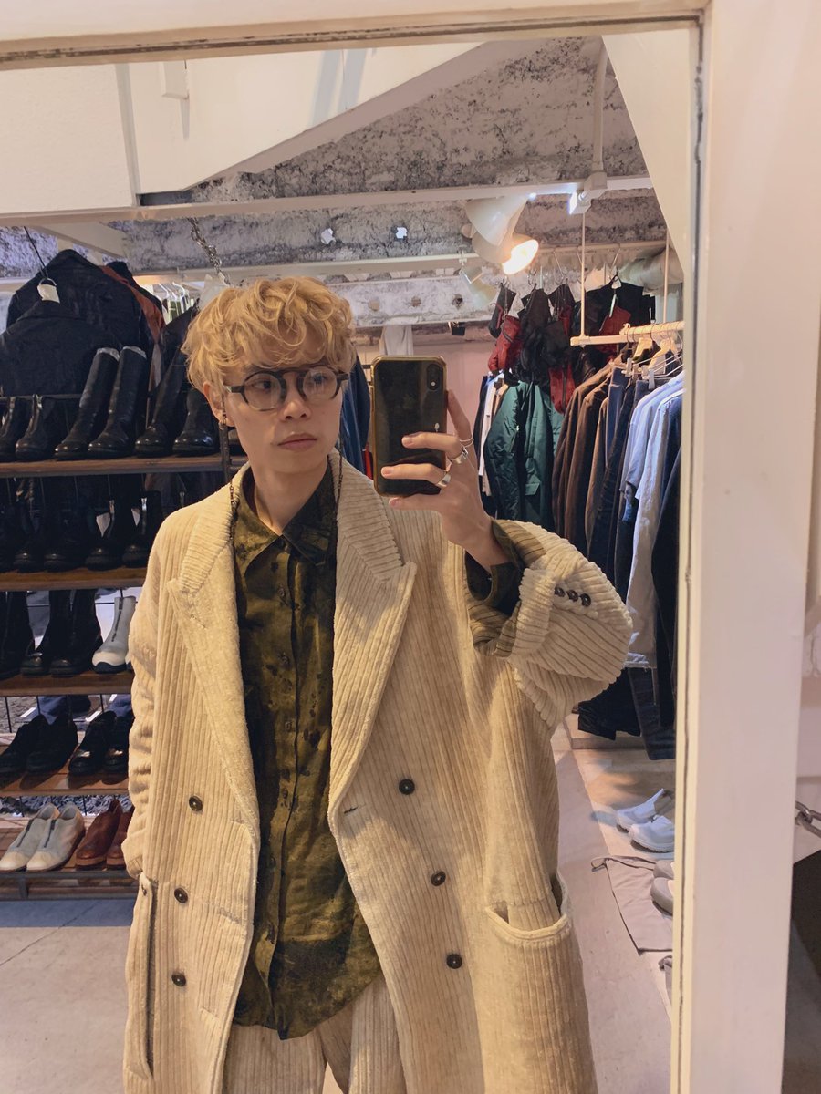 Kobacchi4696's tweet photo. 最近黒着ることの方が少ない…

#ZIGGYCHEN
#JANJANVANESSCHE
#norwegianrain
#GUIDI
#UMAWANG https://t.co/p3h1rmGaPR