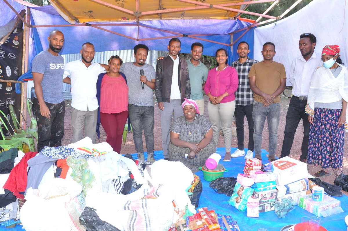 WeredaBole04's tweet photo. ዘመቻ ዳግም አደዋ በወረዳ 04 የቀጠና 14 እና15 በዘመቻ ማሰተባበሪያ ኮሚቴ ለሀገር መከላከያ ሰራዊት የስንቅ ዝግጅት እየተደረገ ይገኛል፡፡ https://t.co/DkaWB1ws6r