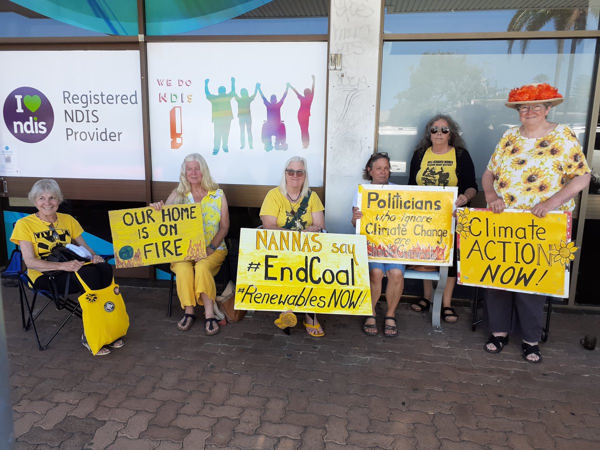 Earth1stlinda2's tweet image. It's #FridaysForFuture &amp;amp; the #MidcoastNannas are where they should be, out the front of our MP's office.
#NannasSay, make sure you let your MP know what you think about #ClimateChange &amp;amp; the loss of our biodiversity.

We want #ClimateAction not #ClimateCriminals
#SaveOurKoalas