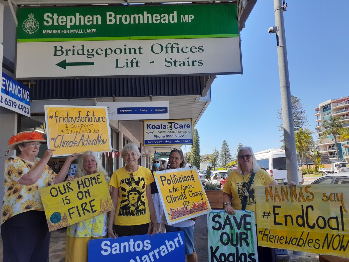 Earth1stlinda2's tweet image. It's #FridaysForFuture &amp;amp; the #MidcoastNannas are where they should be, out the front of our MP's office.
#NannasSay, make sure you let your MP know what you think about #ClimateChange &amp;amp; the loss of our biodiversity.

We want #ClimateAction not #ClimateCriminals
#SaveOurKoalas
