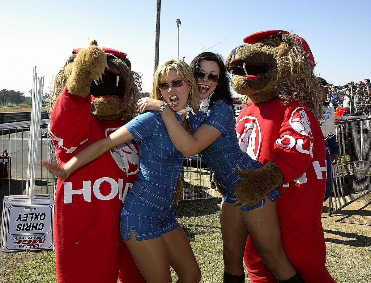 Sad to see a sickly &amp; FAKE “Rory" paraded around Bathurst today... 

Known for his passion for Holden &amp; “relations” w/ Ford promo girls, was “euthanised” on 17/02/ 2020 – the day Holden died.

#RIPHolden #RIPRory #Bathurst1000 #RepcoSC