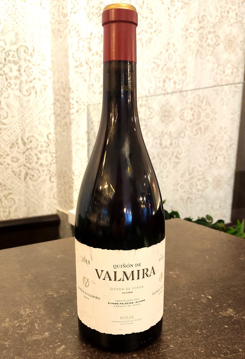 Hoy te traemos otro de esos vinos 🍷 que están entre nuestros predilectos:
Quiñón de Valmira, un #Rioja muy fresco en boca y de gran textura👌

#RestauranteTámesis #Jaén #VinosJaén #Gastronomía #RestauranteJaén #Enología #WineLovers #WineTime