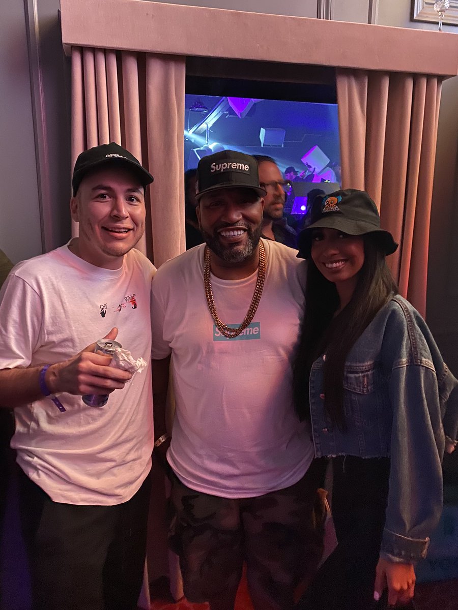 Nftkid23's tweet photo. Got the all time high NFT from @SpottieWiFi and @BunBTrillOG #trillOG what a night https://t.co/XfwNnxKcN8