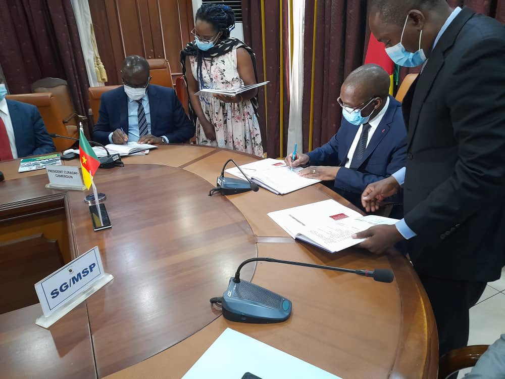 DrManaouda's tweet photo. Today, on behalf of the Government, I signed a partnership contract with the CURADAY company, for the operation of 02 Outpatient Hospital Centres in the cities of Bertoua and Douala. https://t.co/ygeSY5cIhn