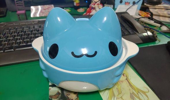 legendup5287's tweet photo. 用咖波泡麵碗來煮一碗泡麵
大開蓋子,泡麵不見了變成三隻小貓貓
沒關西一樣可以開動了!
#AZONE
#大正
#大正時代
#大正浪漫
#リルフェアリー
#Firy
#子猫の手も借りたい
#CatGirl
#Doll
#咖波
#貓貓蟲
#Capoo https://t.co/n7DPsOBiK0