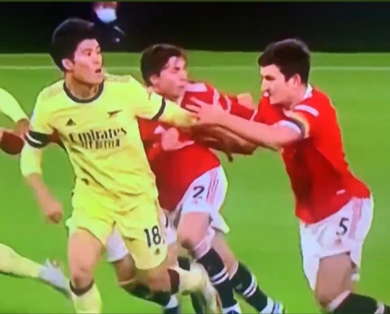 SyCharlton_Afc's tweet image. Still raging over this!!!! 😡 beaten off the mark not watching the ball &amp;amp; pulled the player DOWN!!!
#MANARS  #VARfail