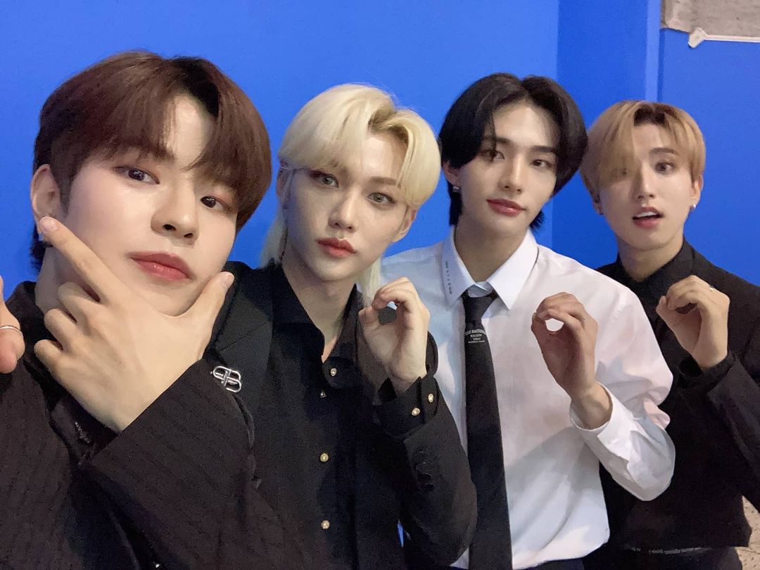 StrayKidsGlobal's tweet photo. [211203 IG UPDATE]

Trans:
"A daesang...It feels like the several moments when we performed at AAA suddenly crosses my mind, thank you STAY🤍🤍

#SeungStagram"

🔗: https://t.co/qtoGYoDQ0P

@Stray_Kids #StrayKids #스트레이키즈 #スキズ https://t.co/KMImm78RYo