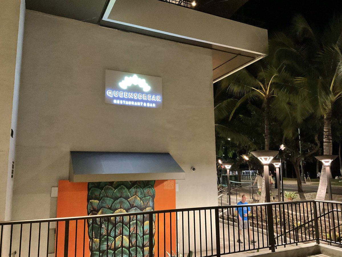 hawaii_isla808's tweet photo. Former Marriott Waikiki to new Queensbreak in Waikiki. πΈβ€οΈπ€πΌππΌπππππΌ #waikiki #hawaii #aloha #queensbreak #queensbreakhawaii https://t.co/GZRFoV8Ycr