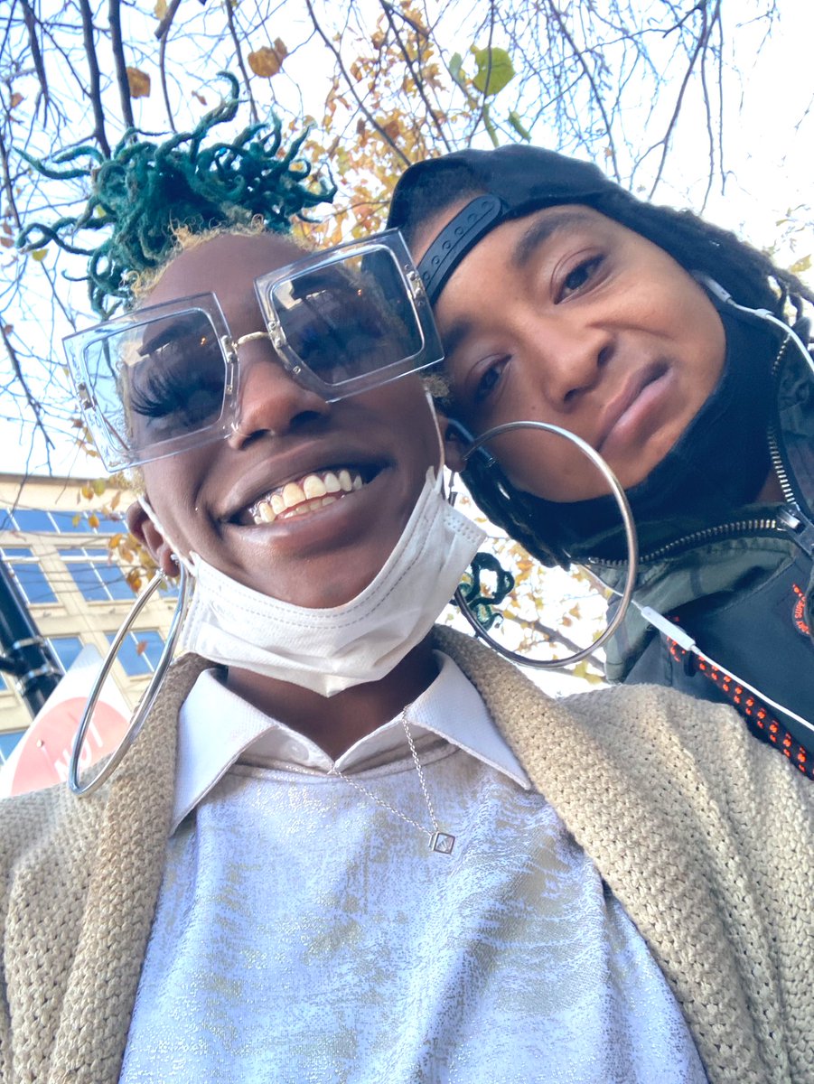 MrsRyght's tweet photo. My headache and heartache 🥰💛🤞🏾💎 https://t.co/7gtAgf8cBE