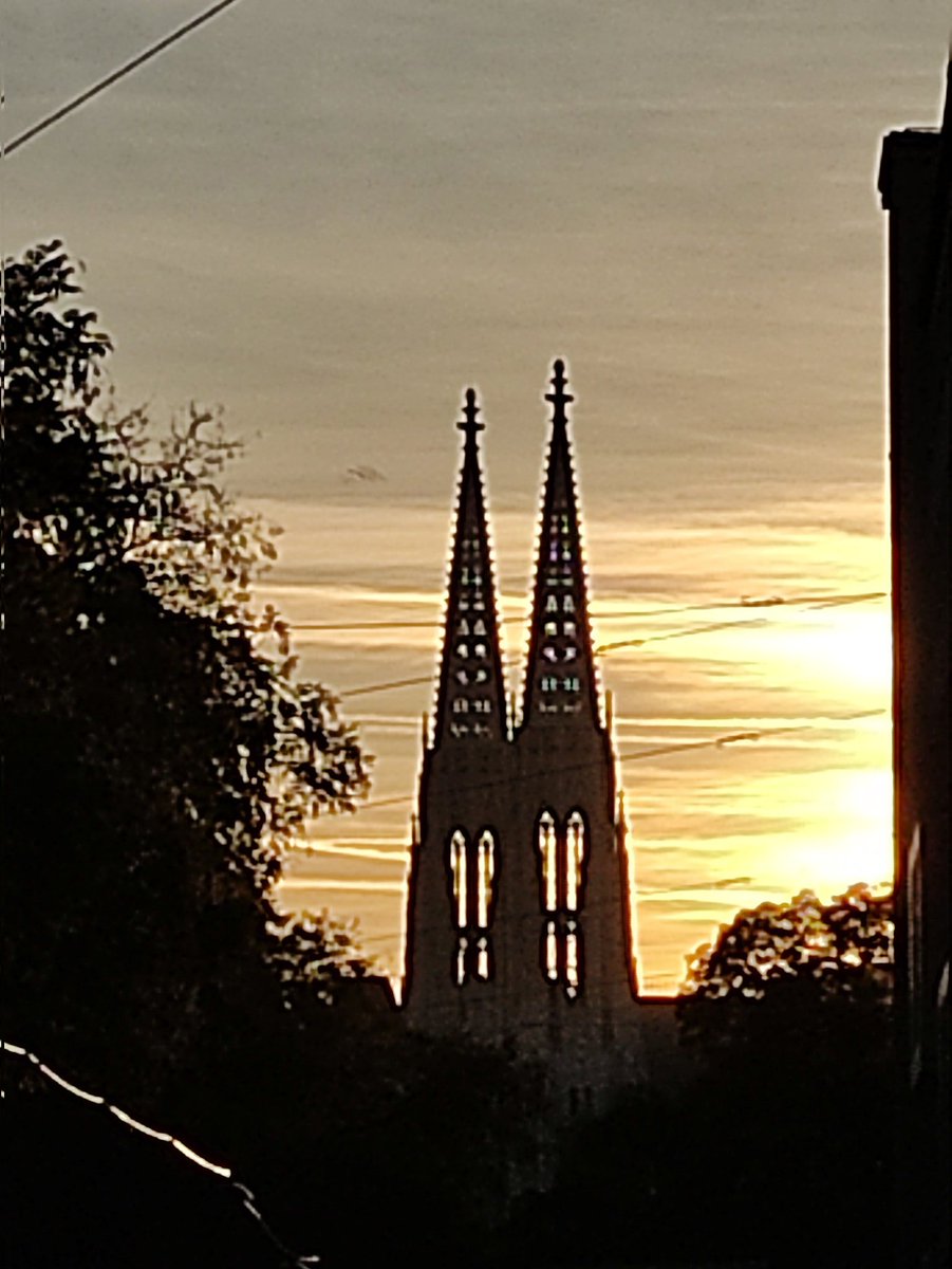 Bernd_Schulyok's tweet photo. @Konflikt_Sicher @Bjoern__M @HeikoBorchert @kaikowsky @phoyager @WachterBDI @jana_puglierin @FeWoessner @Jess_Nie_ @MASAOMORITR @UBannow @FelixLotzin @LeeAndy33996956 @MAStrackZi @EvaHoegl @MaBialecki @Ce_Moll @karl_rieder @cdr2012neu @HoansSolo Herzlichen Dank! #FFB (sofern noch nötig 😉) Reihum ein schönes 2. #Adventwochenende. Noch 2 Kanzler, dann ist #Weihnachten.
Und bitte gesund bleiben! 🙏 https://t.co/4asrc50k4l