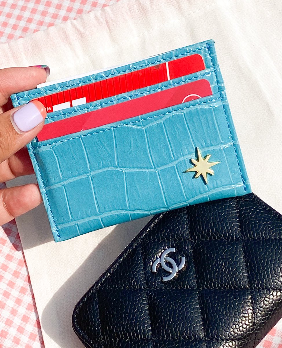 detailsoftoday's tweet photo. อวดด card holder ของ glisstheobject🍒🪣 สั่งสีแบบตรงตามฉโลกวันเกิดมาเพื่อความเป๊ะปัง👀⭐️ พุธกลางวันแบบเลาาา ต้องสีฟ้านี้เท่านั้น555(แล้วแต่ความเชื่อน้า) แล้วทุกคน ควอลิตี้น้องดีมากก ในราคา390บาท มี dust bag อะไรพร้อม หนังปั้มสวย ด้ายกริบเกินราคา เดี๋ยวแปะสีอื่นข้างล่าง👇🏻 https://t.co/ioXCm3YNLJ