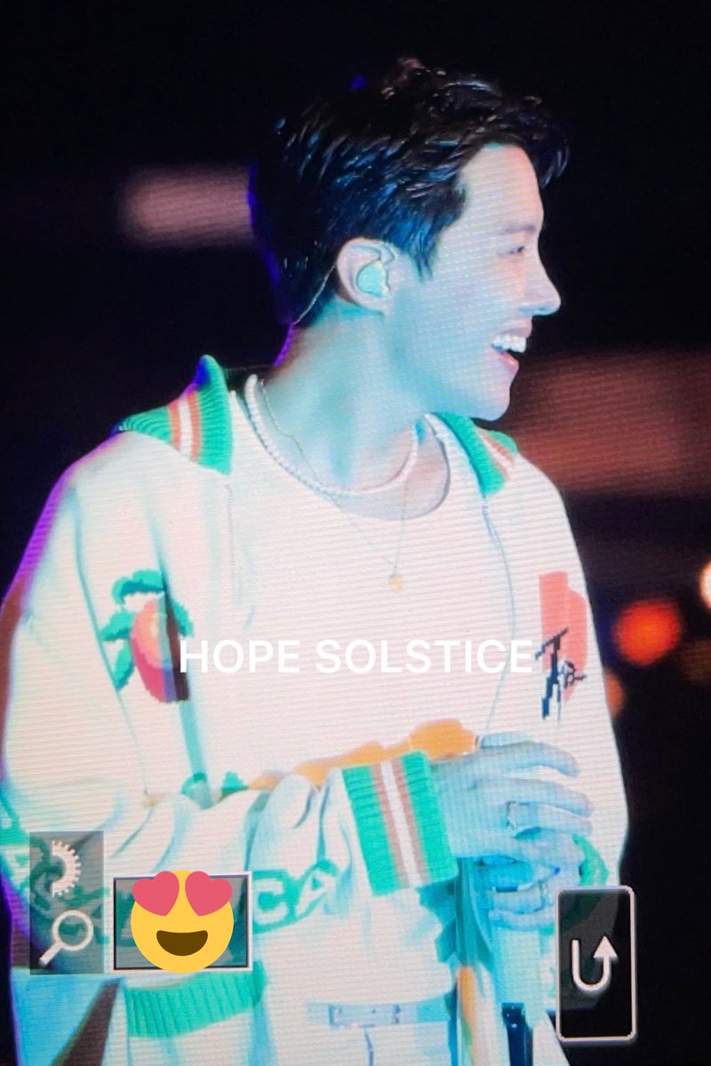 dayswithyou218's tweet photo. 211202 PTD ON STAGE LA 

#PTD_ON_STAGE_LA 😍
#제이홉 #정호석 #호비 #JHOPE
#BTS #방탄소년단 @BTS_twt https://t.co/Ni9MBSgbCn