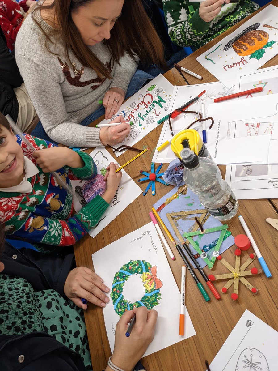 SpringCottagePS's tweet photo. Year 3 and 4 had a wonderful Christmas Craft Day yesterday. It was fantastic to welcome parents, carers and grandparents back in to school! #SpringCottageArt #SpringCottageDT https://t.co/U8X9OWhiOt