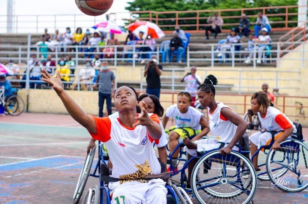 common dream tweet media