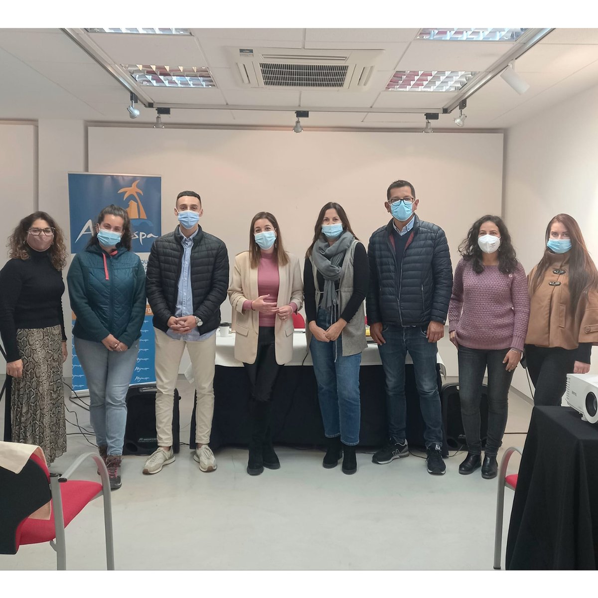 ¡Genial jornada la de ayer! 🗣  Espe Olea nos contó como vender más a través de las redes sociales 🌐

Gracias Apymespa por hacer este encuentro posible y gracias a todos los asistentes 👏

Si te has quedado con alguna duda, escríbenos por privado y te asesoramos 📲