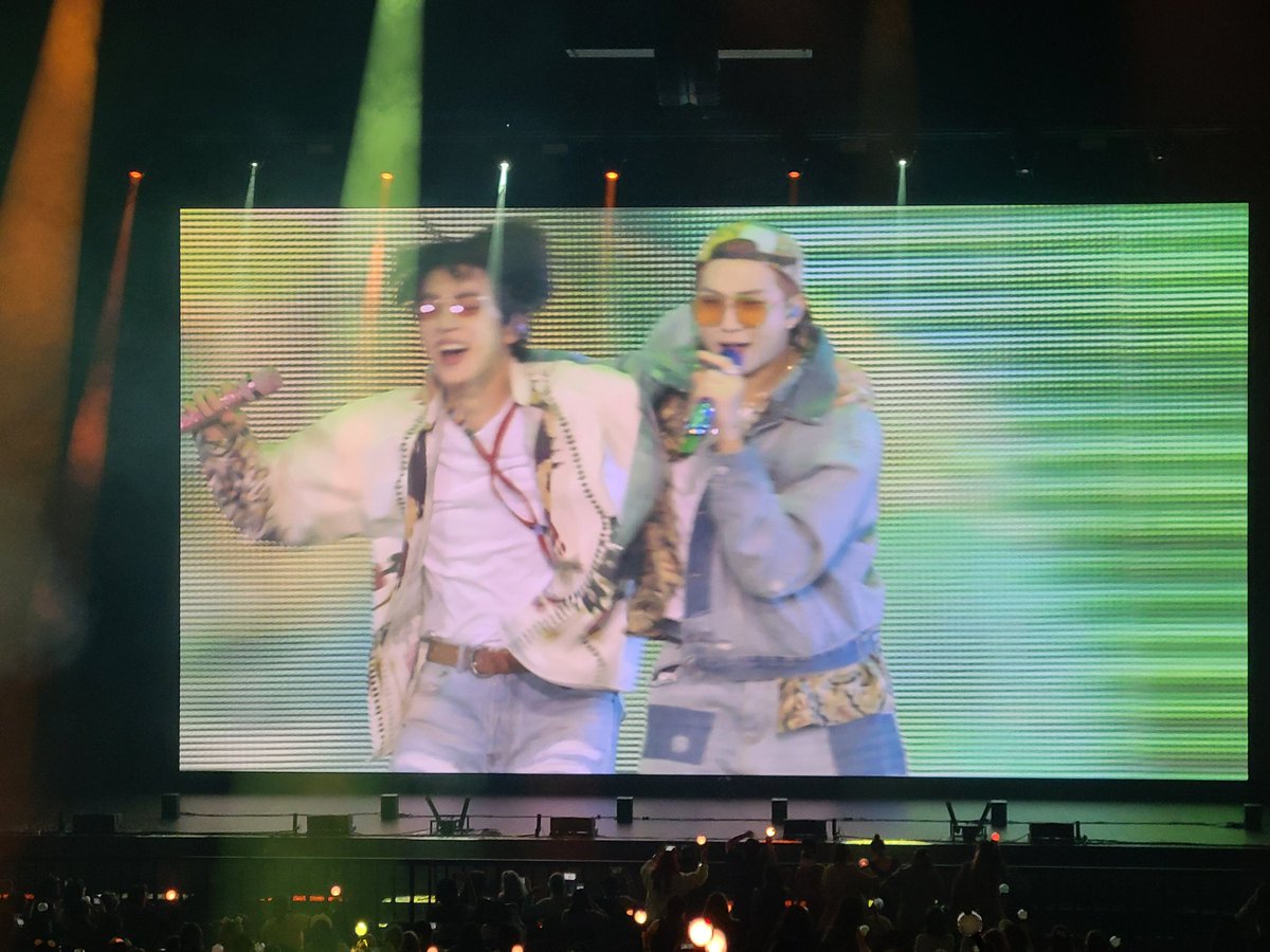 2Dbangtan's tweet photo. Namjin r so chaotic every pic I have of them together is blurry for #PTD_ON_STAGE_LA https://t.co/PPWSLdWhLY