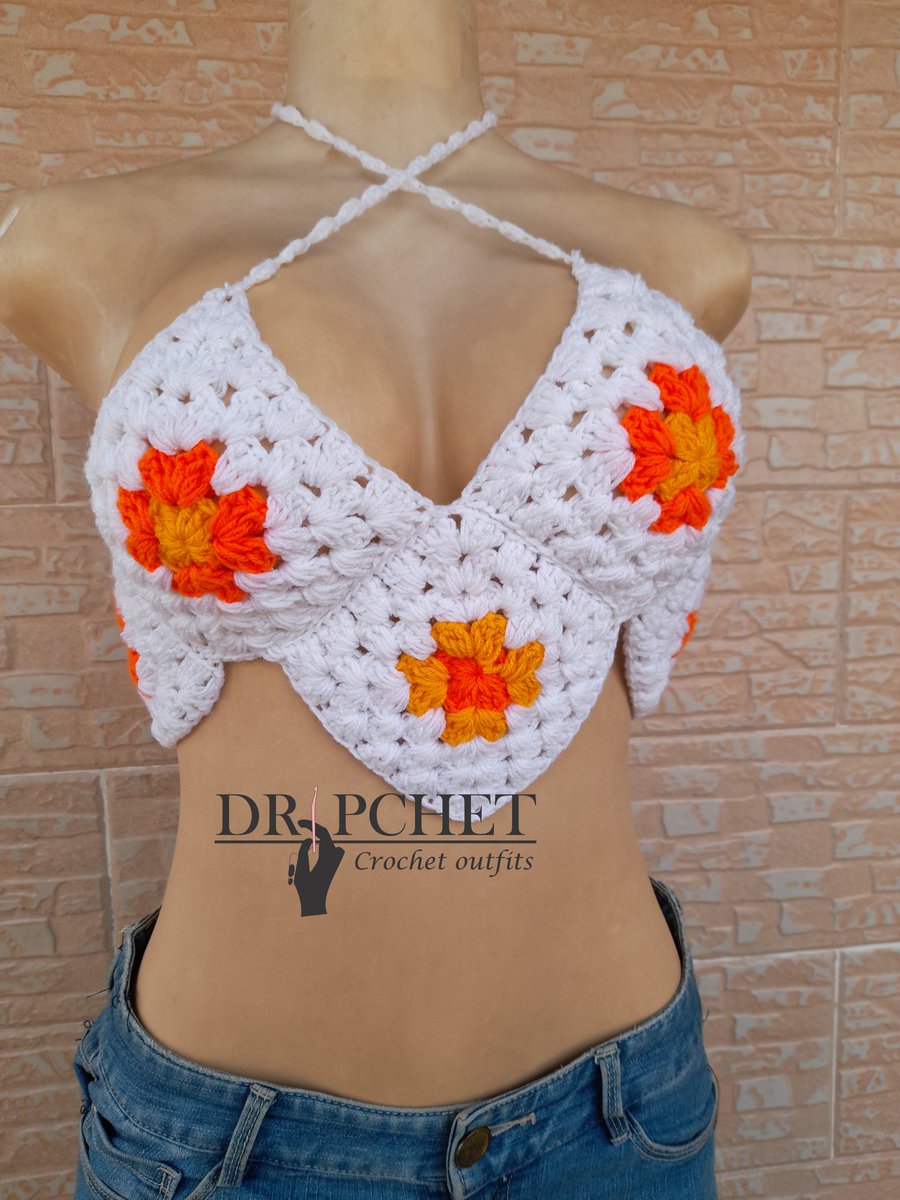 tolanirodia's tweet photo. This top is lovely  😍 https://t.co/IGiGrDrSwi