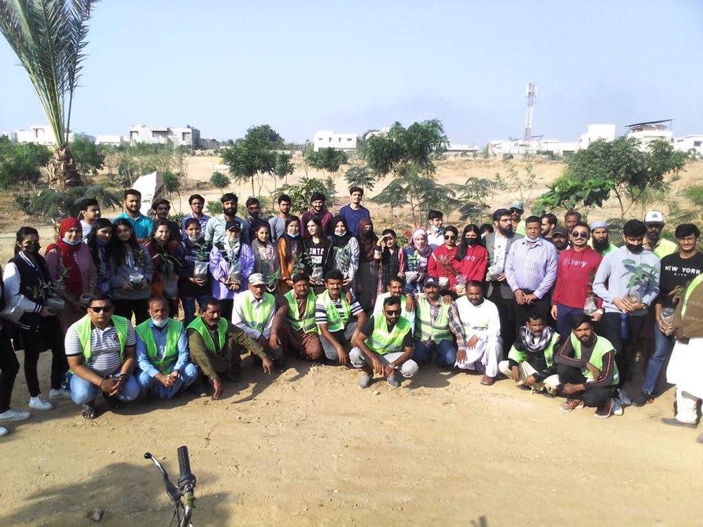 murtazawahab1's tweet photo. University students today visited the area of Kidney Hill &amp; carried out plantation along with Parks Dept of KMC. https://t.co/NbTazvTBs7